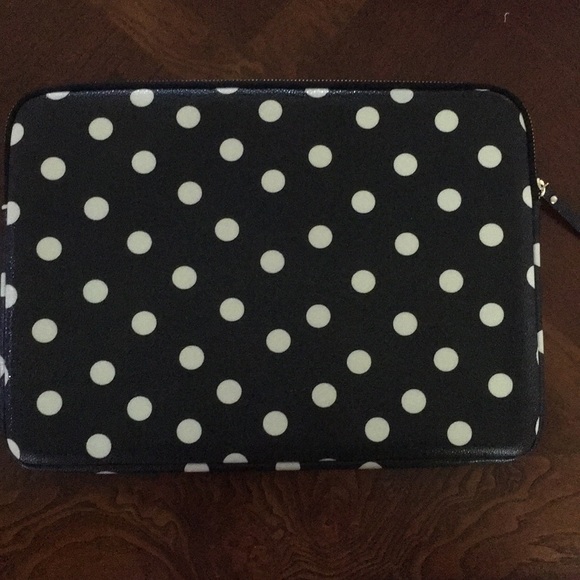 Barely used Kate Spade laptop case 12inch - Picture 2 of 3